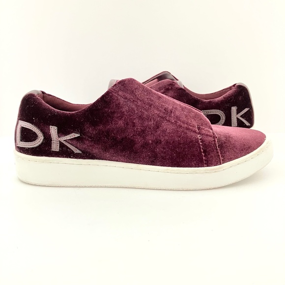 Donna Karan New York Burgundy Velour / Velvet Slip On Sneakers Size 7 F3101154 - Picture 1 of 13